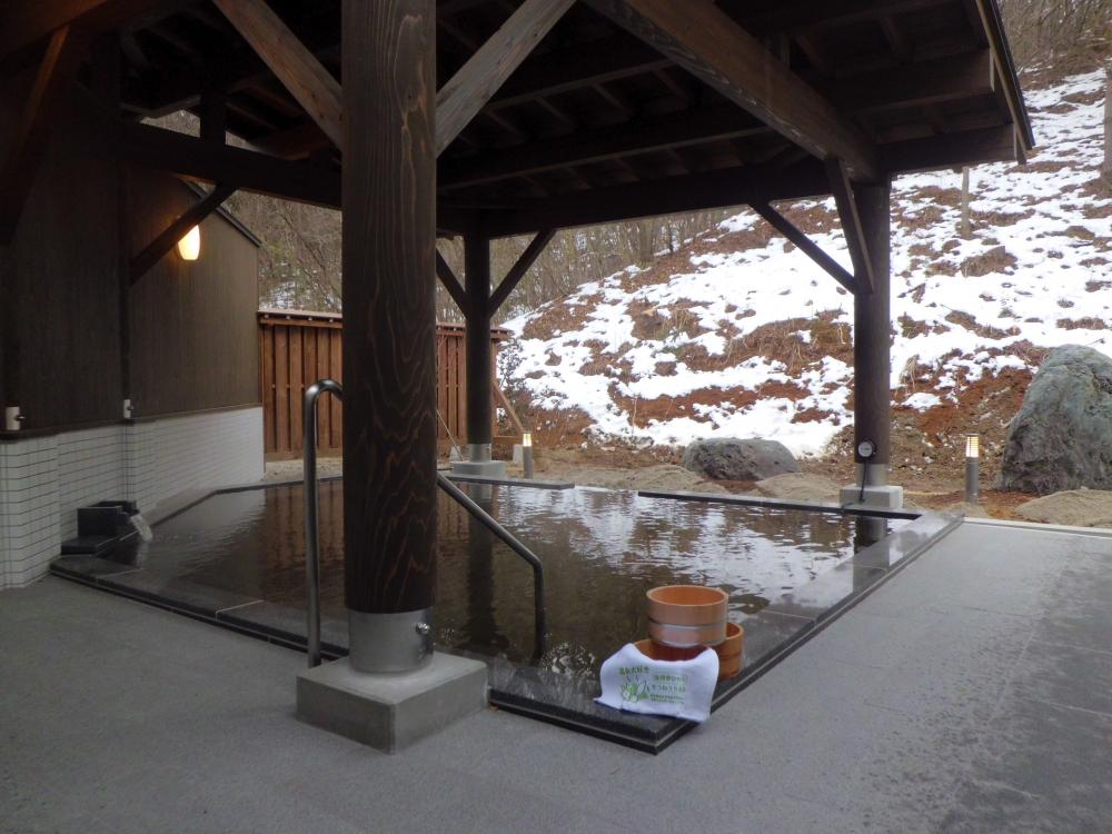 きつねうち温泉露天風呂（男湯）