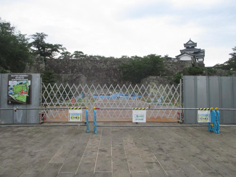 清水門発掘現場（正面ゲート）