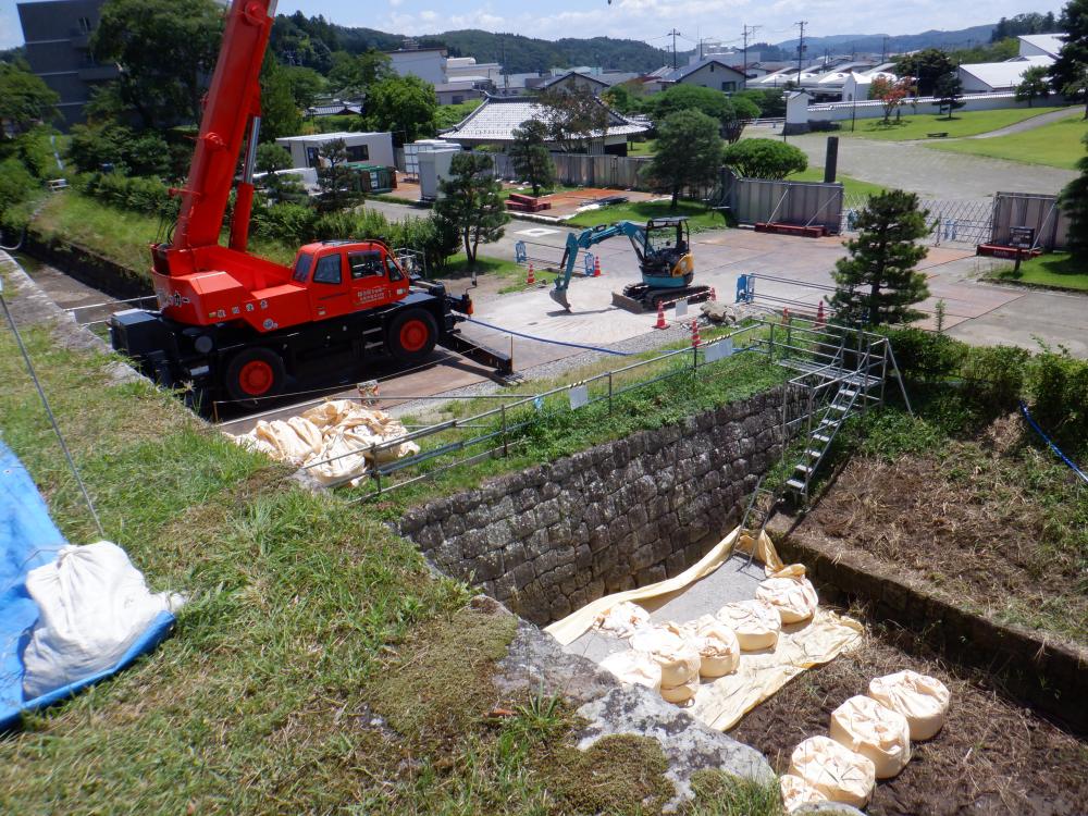 清水門（土のう搬入、8月2日）
