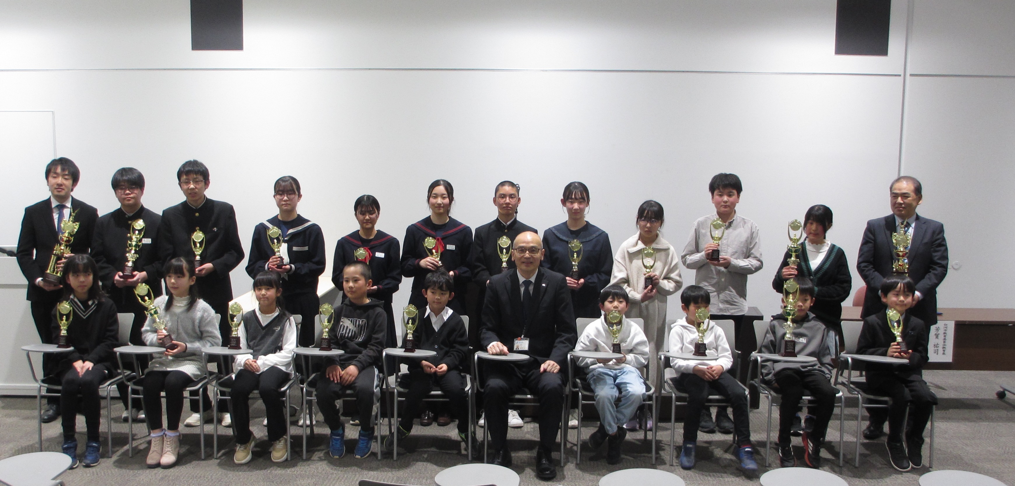 第14回作文コンクール表彰式集合写真