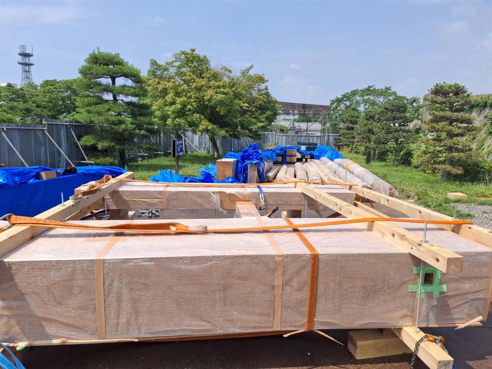 組み立てた材木