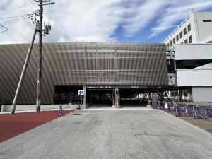 立体駐車場正面