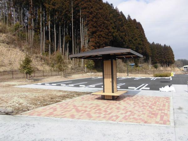 葉ノ木平復興記念公園_防災四阿