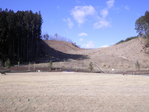 葉ノ木平復興記念公園_芝生広場